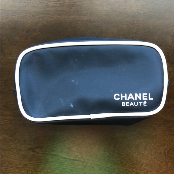 CHANEL Handbags - Chanel makeup case